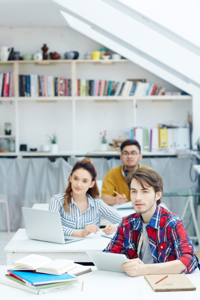 seminar high school scaled.jpg